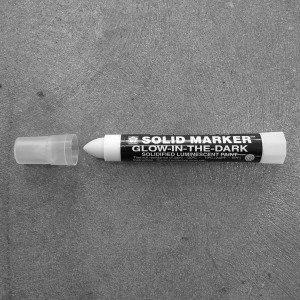 Sakura Glow-in-the-Dark Solid Marker